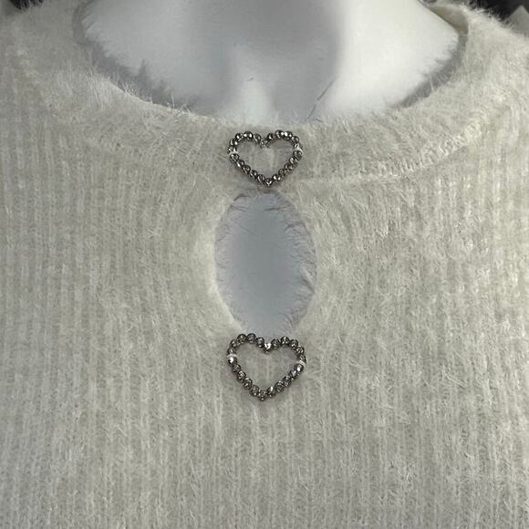 No Boundaries Juniors Rhinestone Heart Keyhole White Sweater Size 11-13 - Picture 10 of 11